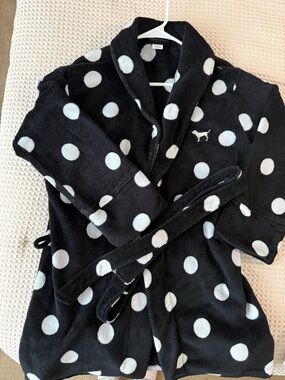 PINK Victoria's Secret Black and White Polka Dot Plush Robe